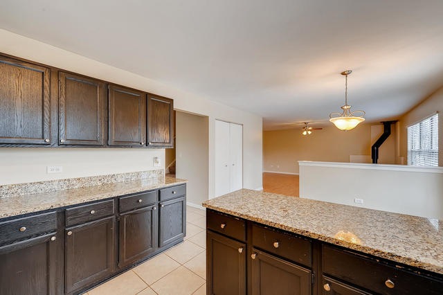 700 Hackberry Ln, Algonquin, IL 60102 - photo 1