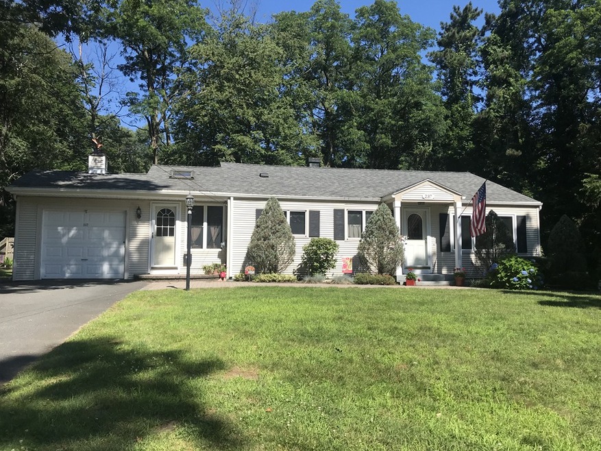 237 City View Ave, West Springfield, MA 01089 - photo 1