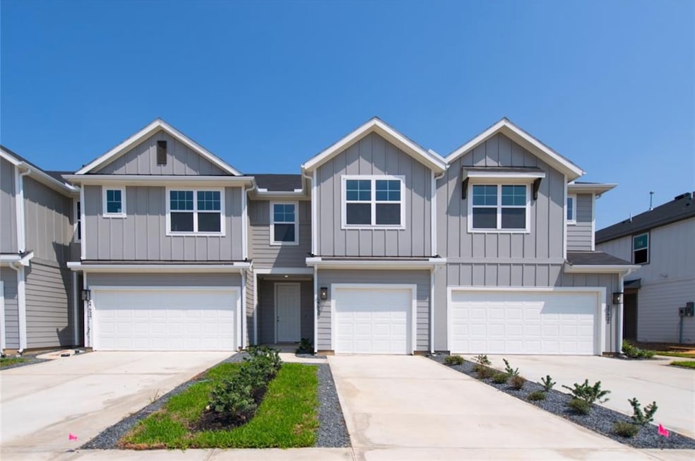 27930 Western Creek Ct, Katy, TX 77494 - photo 1