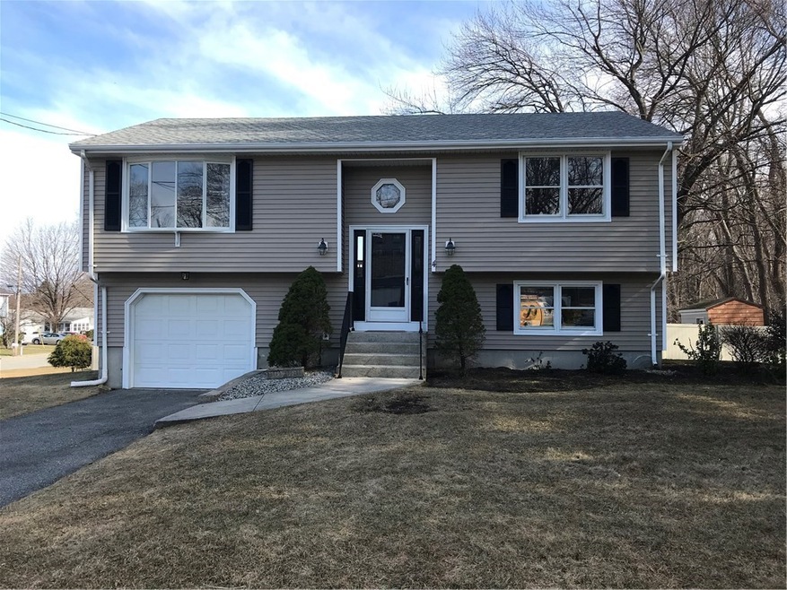 4 Pheasant Ct, Cranston, RI 02920 - photo 1