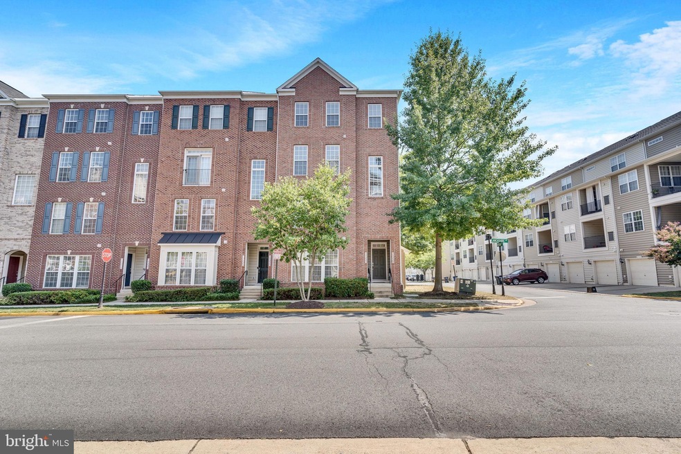 15229 Lancashire Dr unit 373, Woodbridge, VA 22191 - photo 1