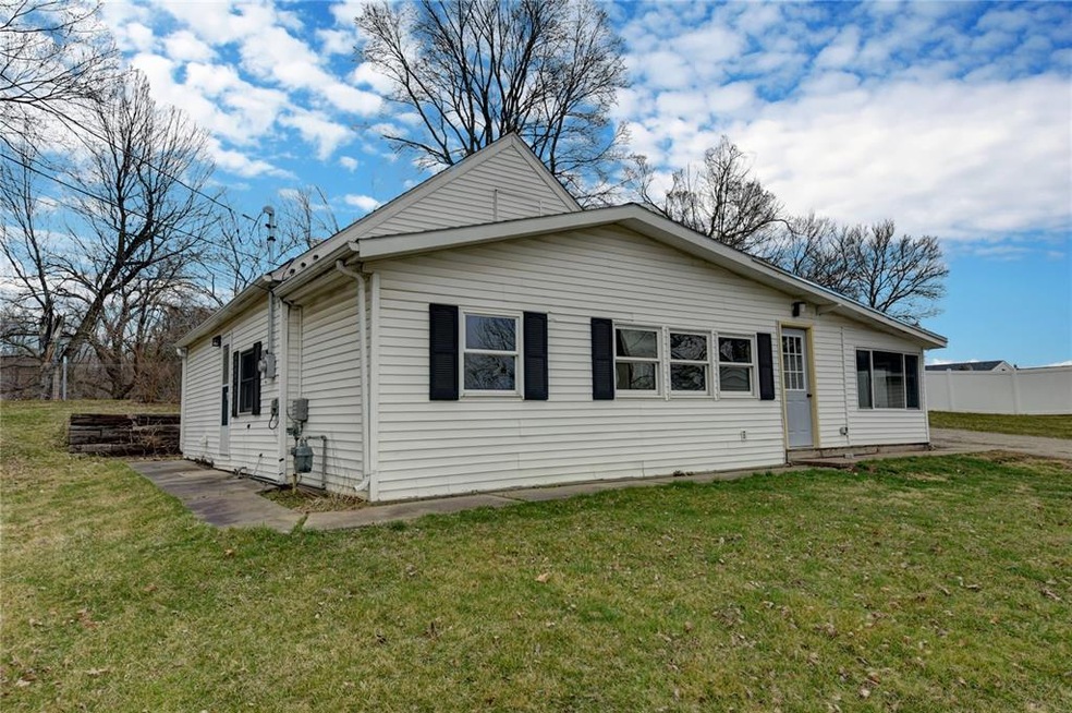 12 33rd Ave SW, Cedar Rapids, IA 52404 - photo 1