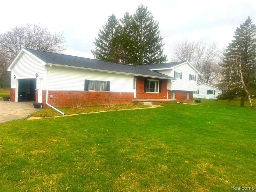 12041 W Pierson Rd, Flushing, MI 48433 - photo 1