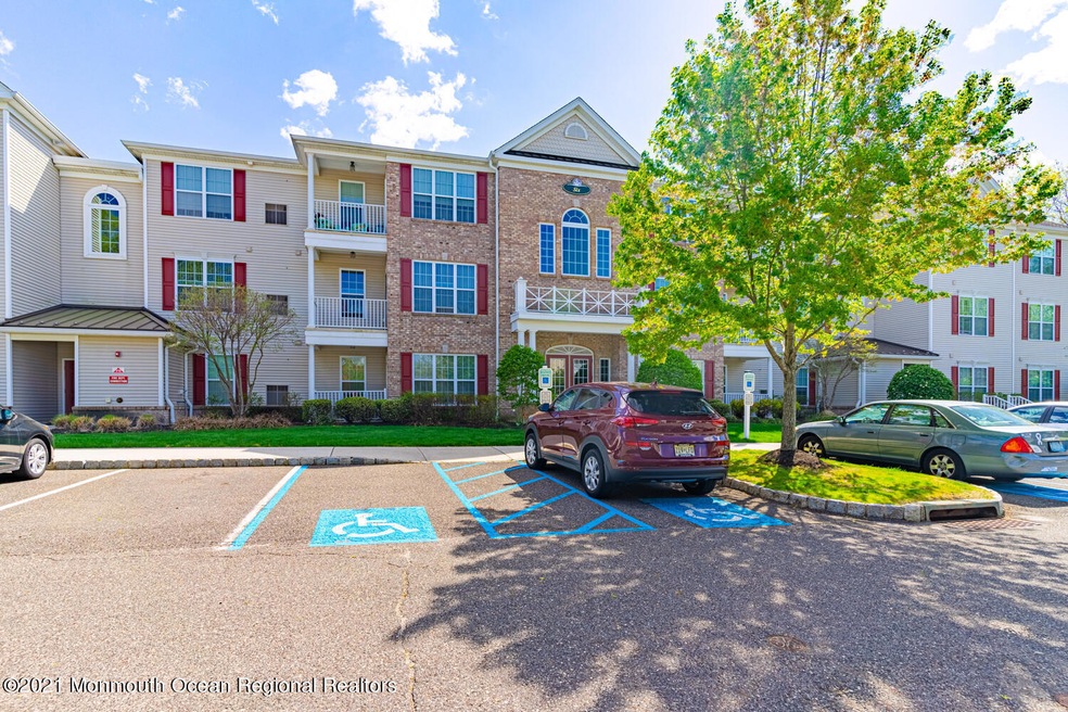 631 Sophee Ln Lakewood NJ-large-001-021-