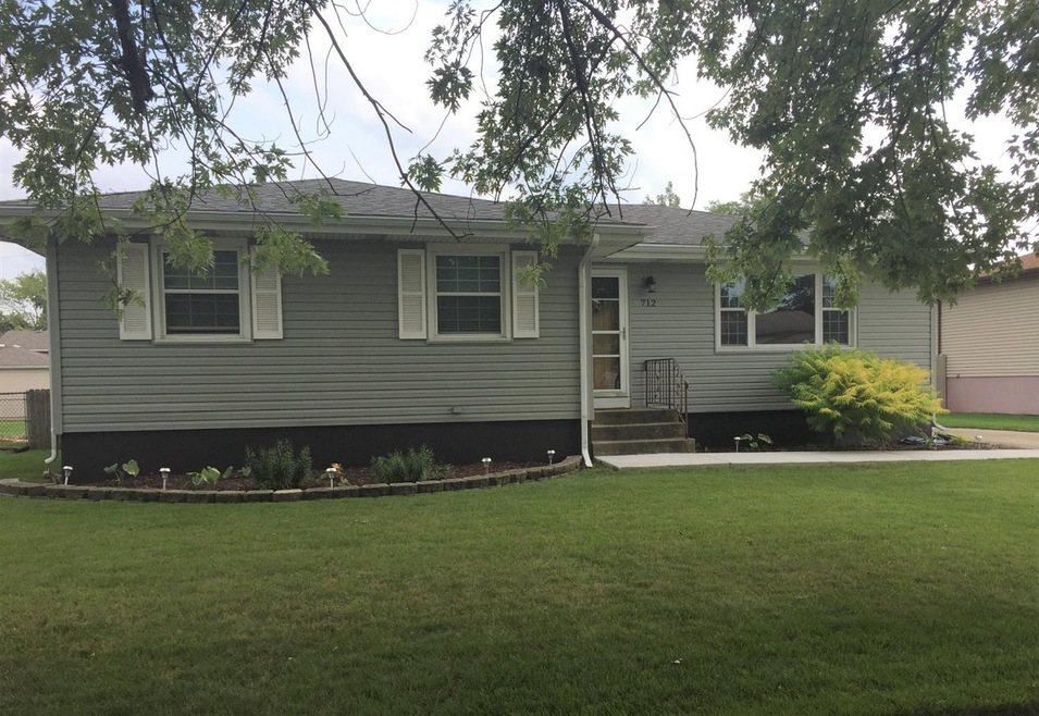 712 205th Place, Dyer, IN 46311 - photo 1