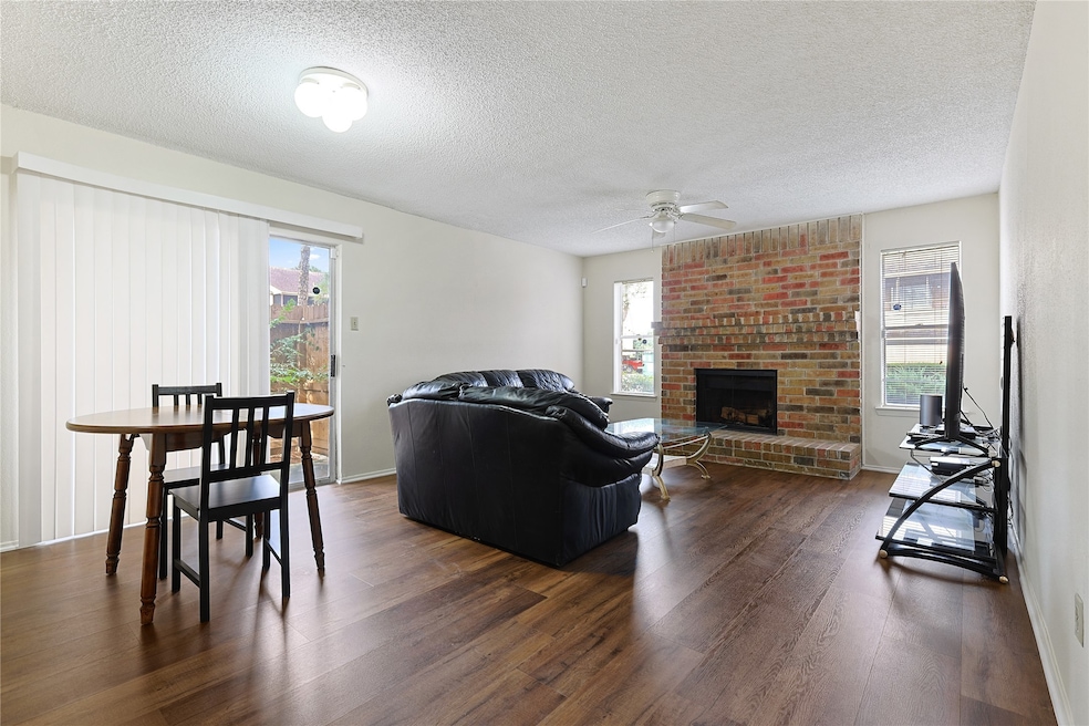 10555 Turtlewood Ct unit 2008, Houston, TX 77072 - photo 1