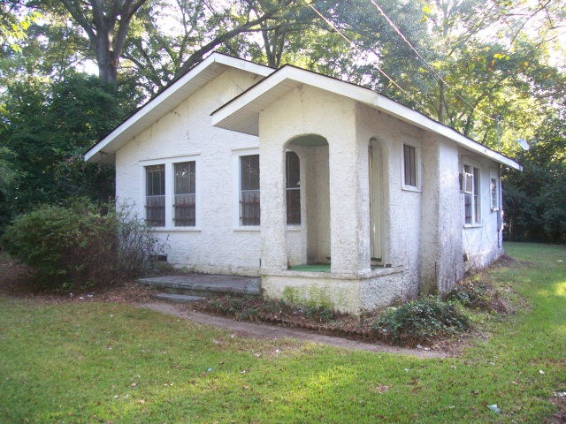 313 West Ave S, McComb, MS 39648 - photo 1