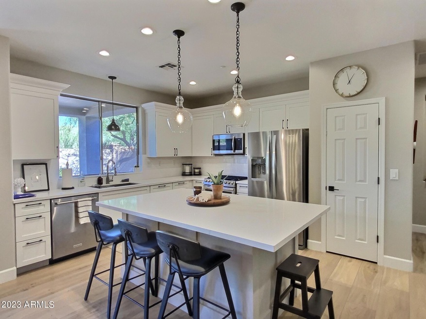 1938 W Whitman Ct