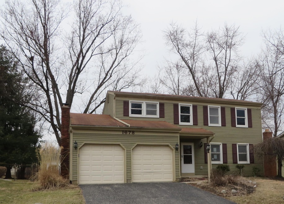 1678 Peardale Rd N, Columbus, OH 43229 - photo 1