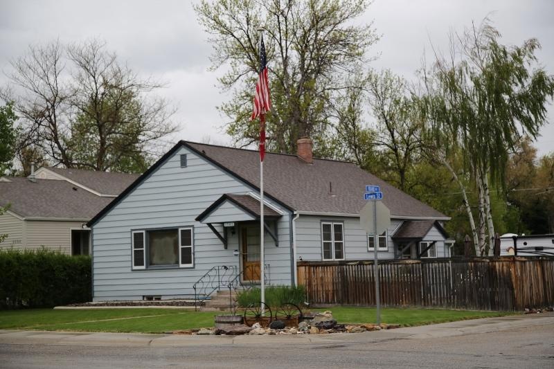 1305 Lewis
