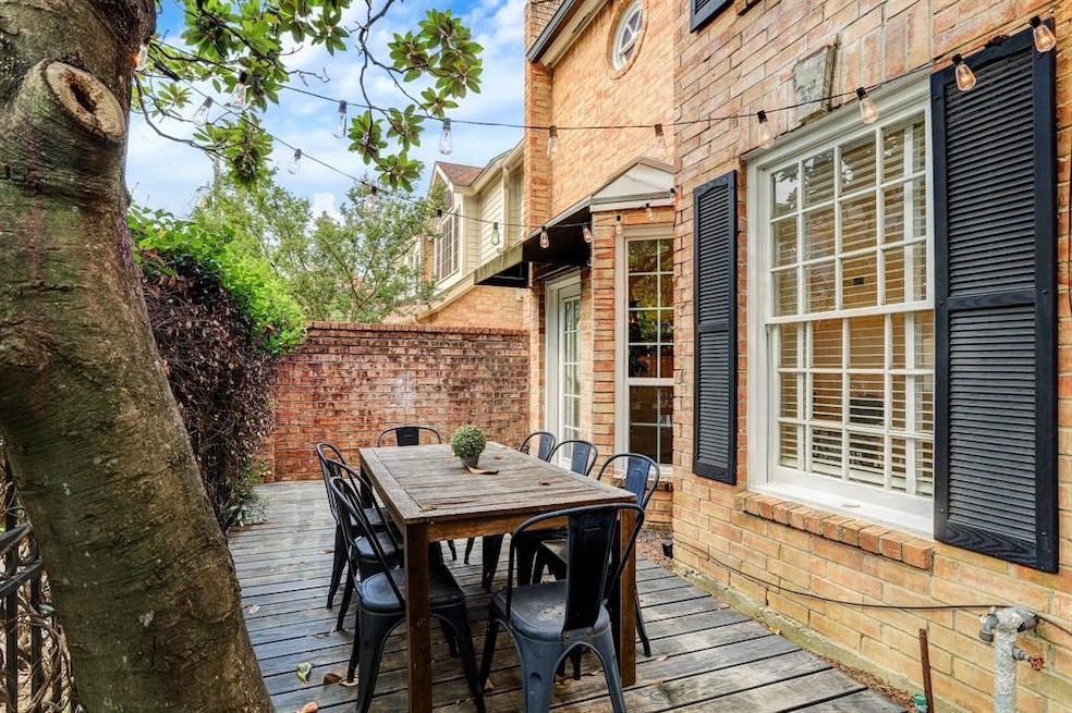 1426 Marshall St, Houston, TX 77006 - photo 1