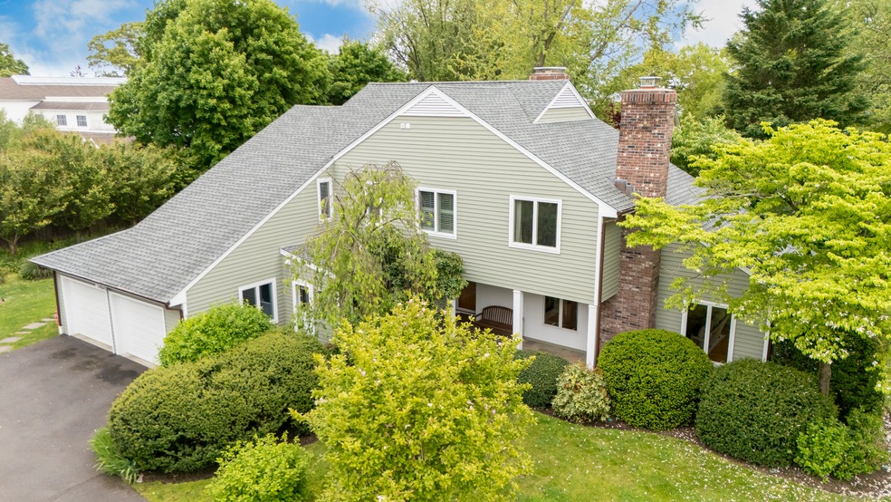 6 Weeds Landing, Darien, CT 06820 - photo 1