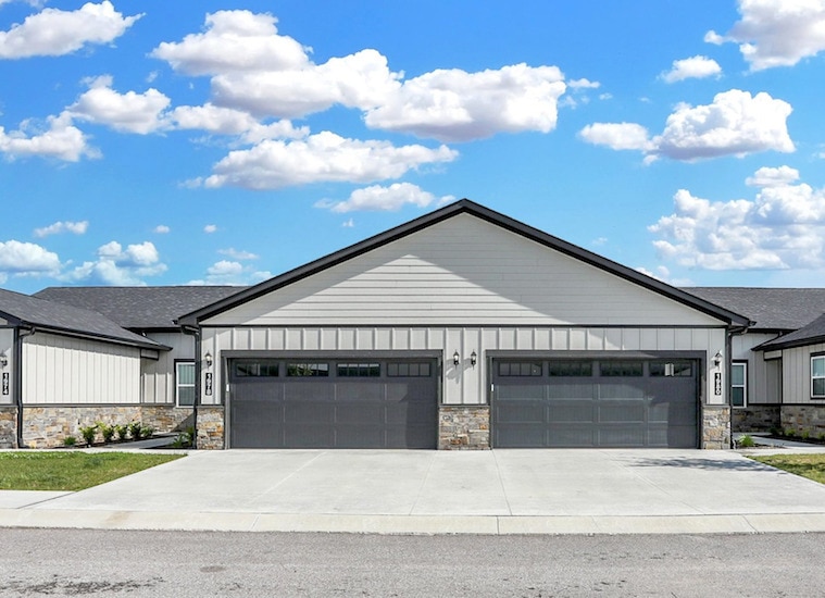 1978 Sawgrass Dr, Franklin, IN 46131 - photo 1