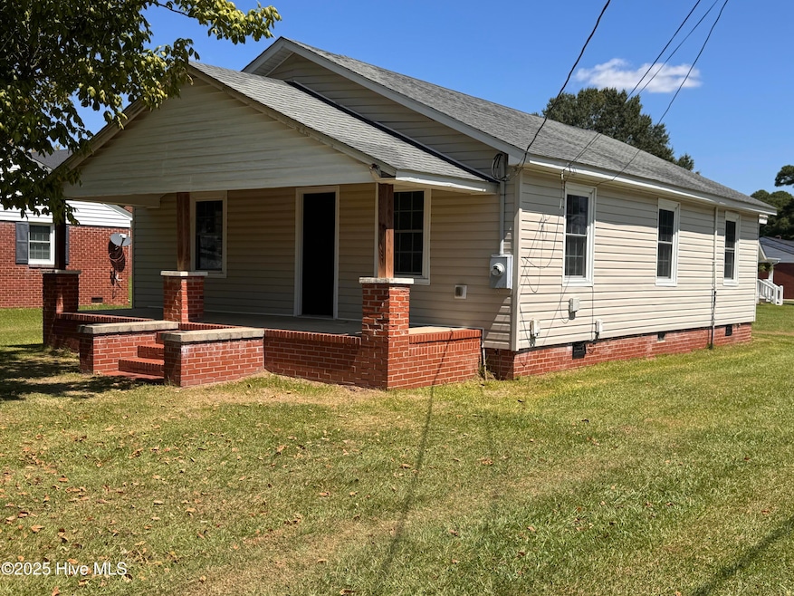 107 S McCaskey Rd, Williamston, NC 27892 - photo 1