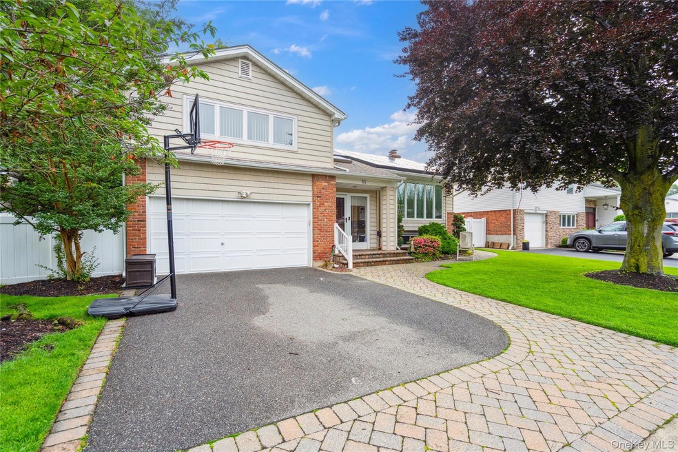 11 Robin Ln, Plainview, NY 11803 - photo 1