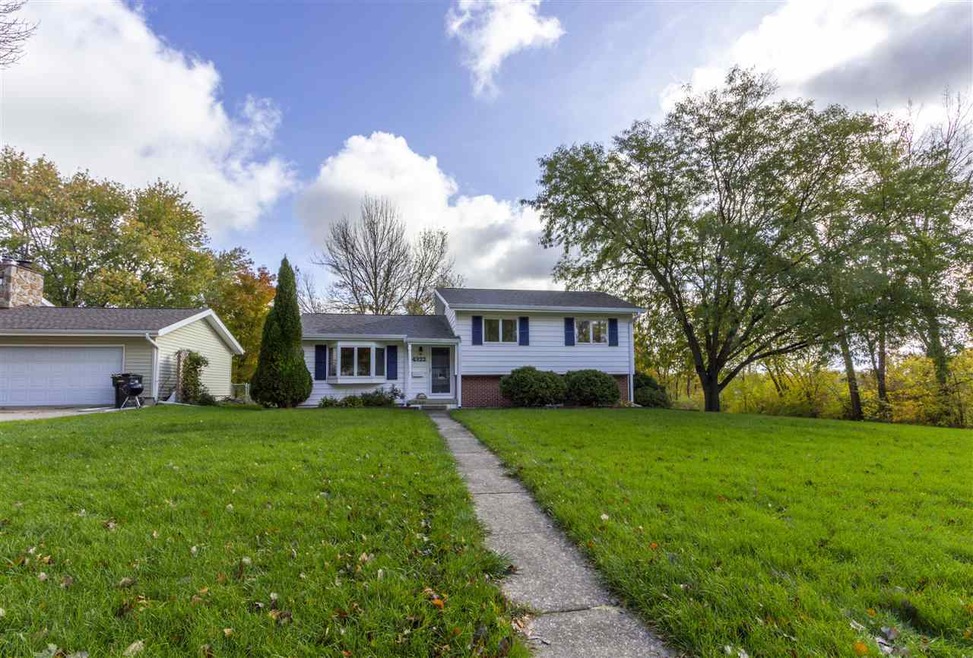 4322 Veralta Dr, Cedar Falls, IA 50613 - photo 1