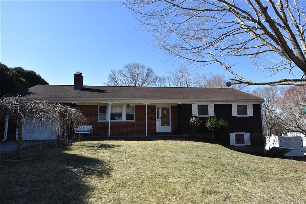 18 W Enterprise Ave, Pawcatuck, CT 06379 - photo 1