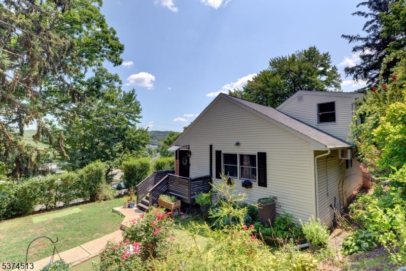 34 N Railroad Ave, Mahwah, NJ 07430 - photo 1