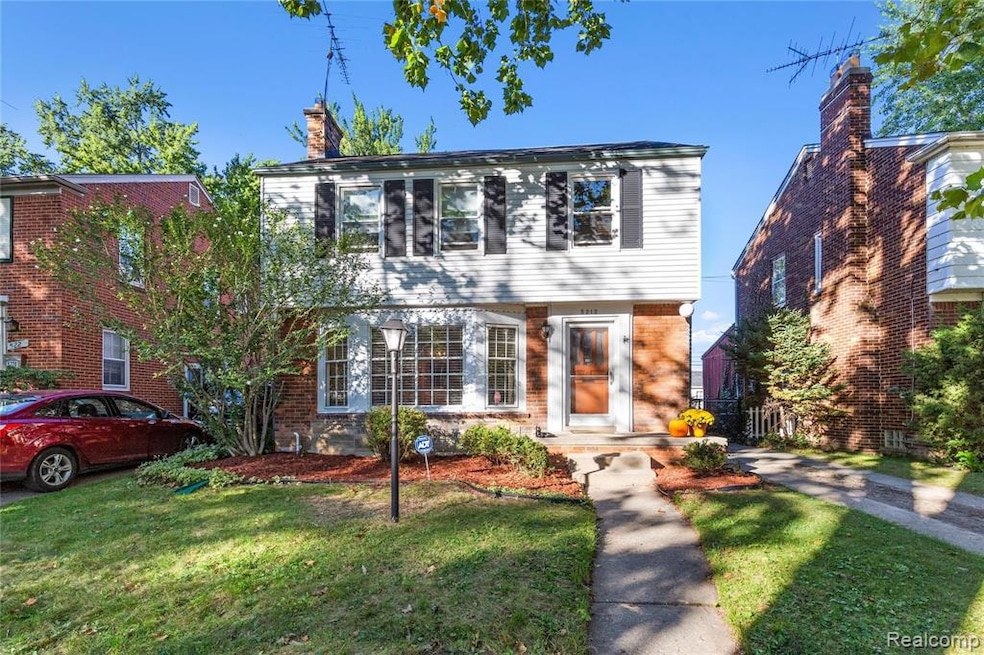 5212 Hillcrest St, Grosse Pointe, MI 48236 - photo 1