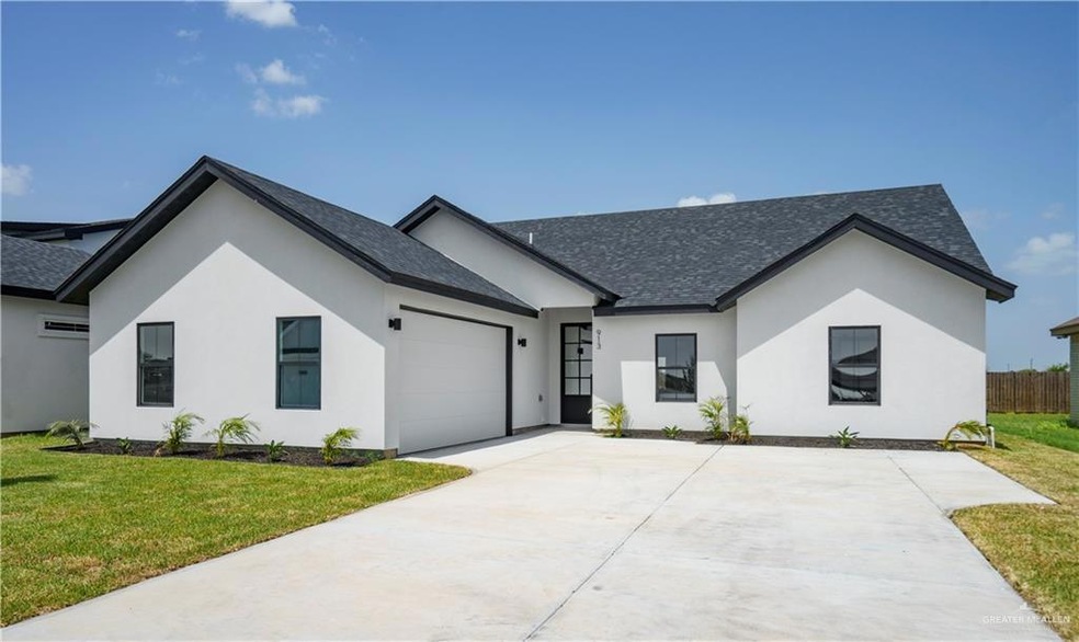 913 Thomas Ln, Alamo, TX 78516 - photo 1