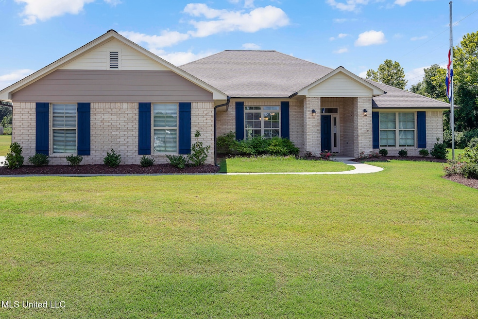 5971 Grove Ln, Horn Lake, MS 38637 - photo 1