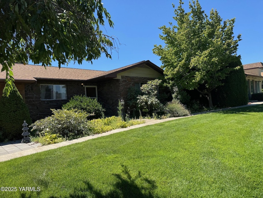 5901 Barge St unit 43, Yakima, WA 98908 - photo 1