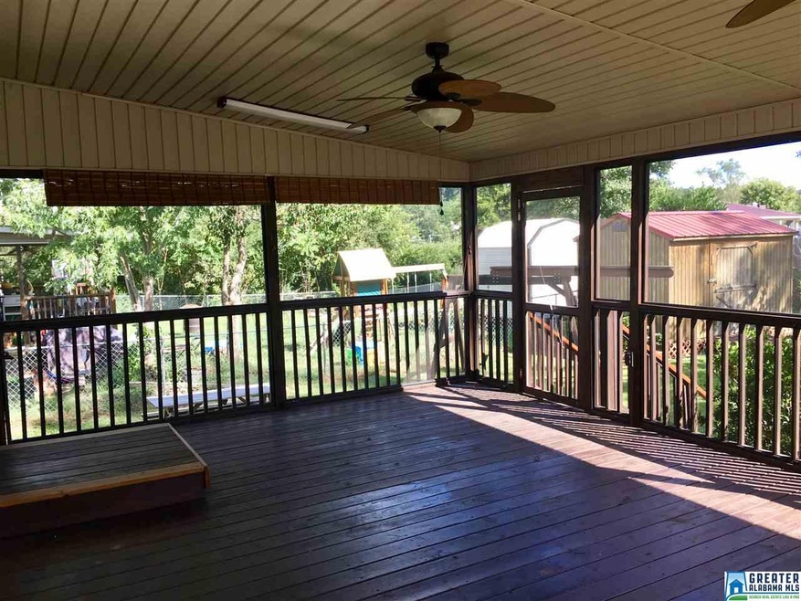 811 Country View Dr, Center Point, AL 35215 - photo 1