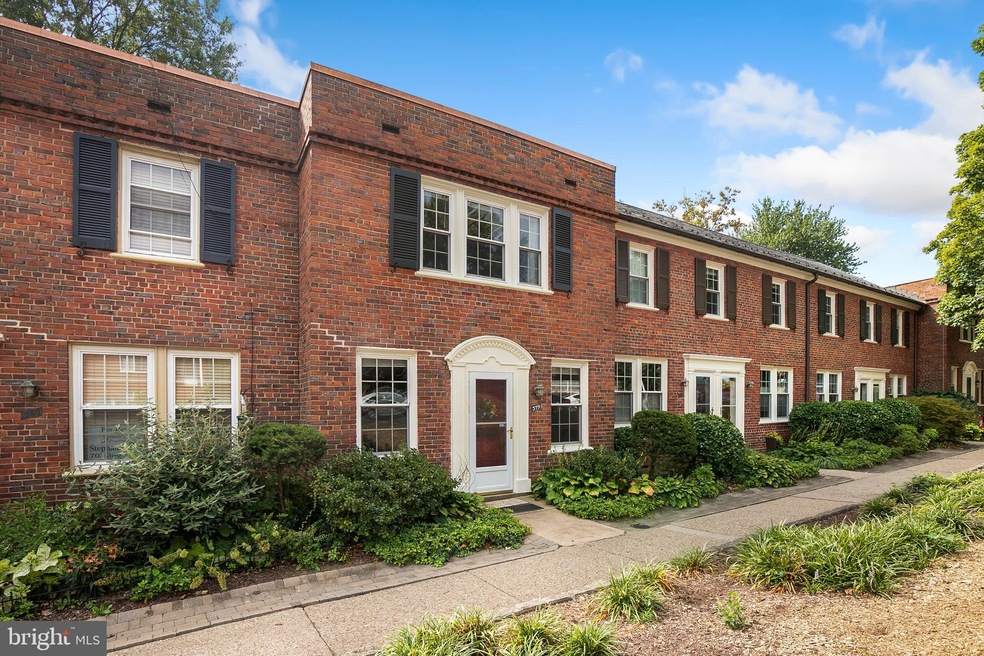 2700 13th Rd S unit 379, Arlington, VA 22204 - photo 1