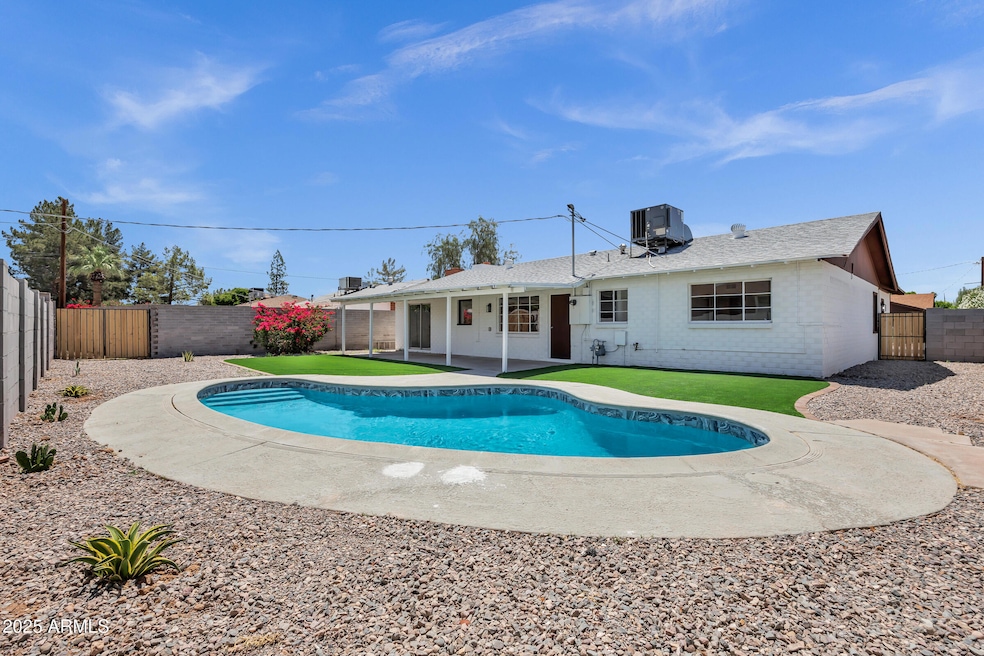 8002 E Whitton Ave-28