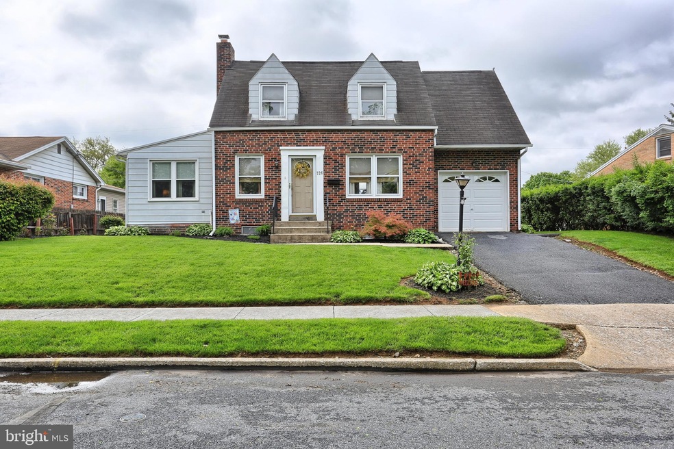 726 Carol St, New Cumberland, PA 17070 - photo 1