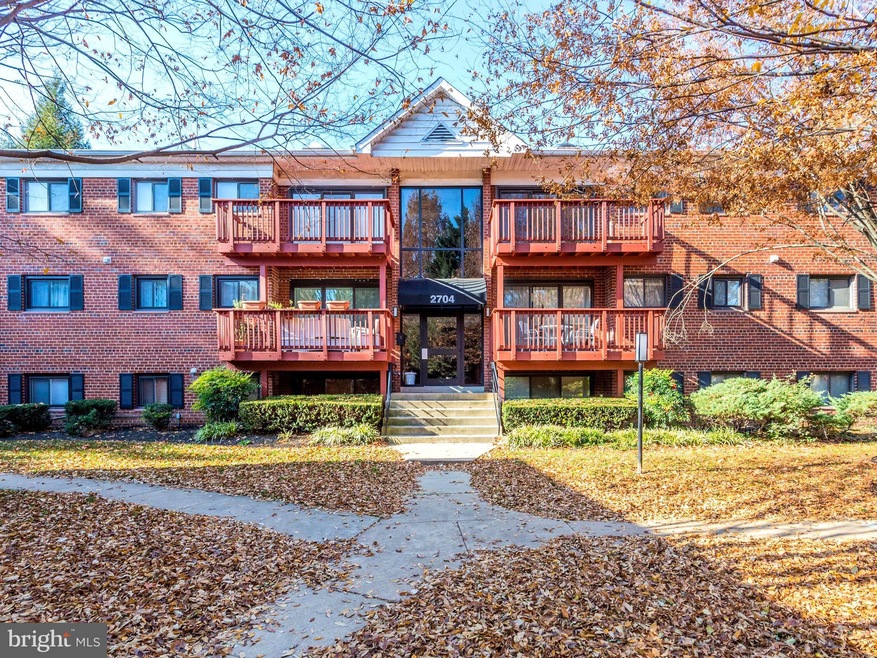 2704 Dartmouth Rd unit 10, Alexandria, VA 22314 - photo 1