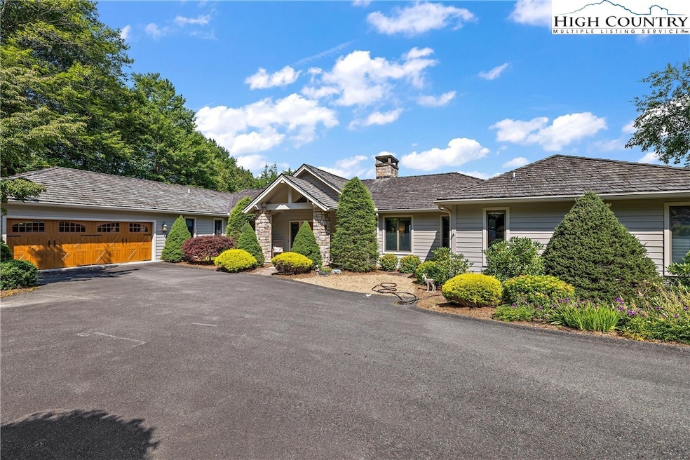 For Sale $2,995,000 • Co-Listing Agent