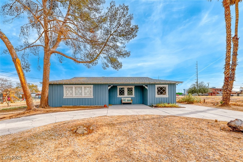 Semi-circular driveway