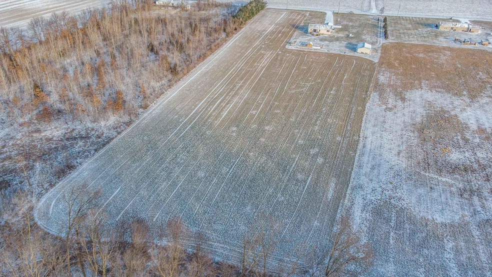 2405 18th Rd, Tippecanoe, IN 46570 - photo 1