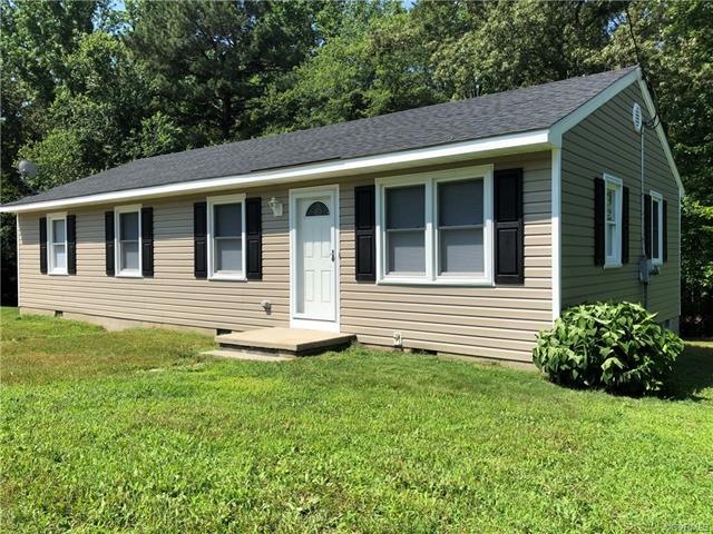 Dimensional Rood, All New Vinyl Siding.  New Front