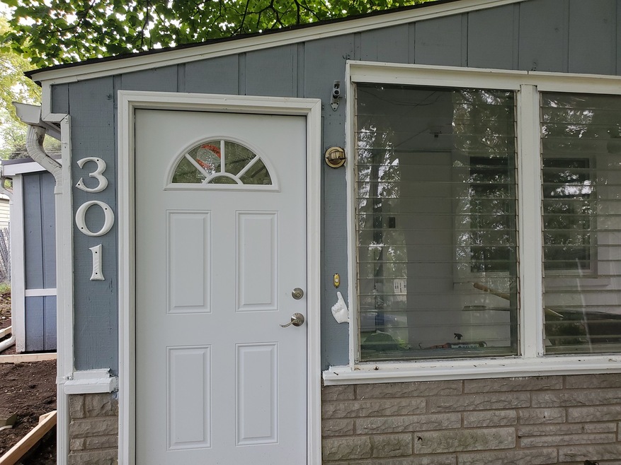 301 S Fulton Ave, Waukegan, IL 60085 - photo 1