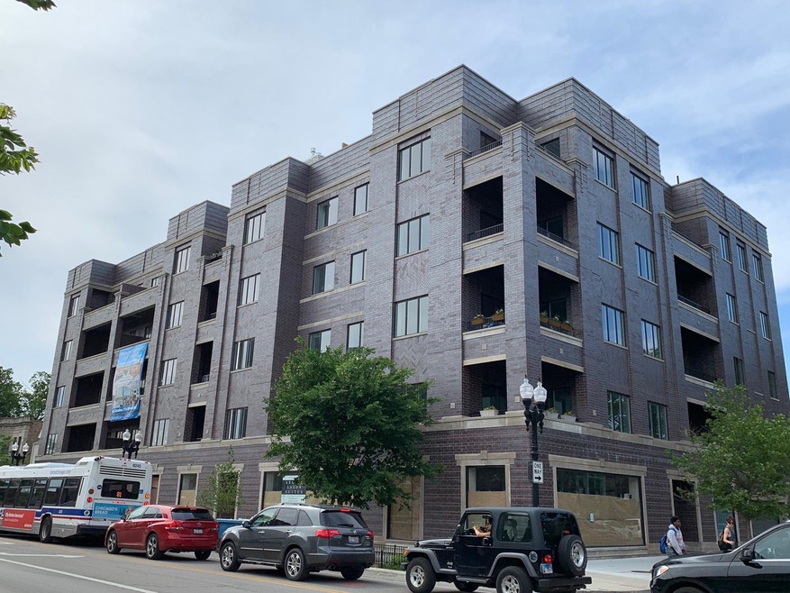 2242 W Lawrence Ave unit 301, Chicago, IL 60625 - photo 1