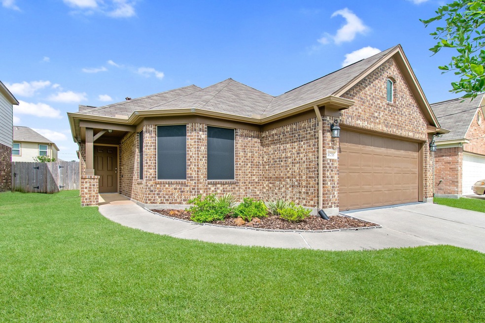 Welcome home to 16758 N. Gull Drive!