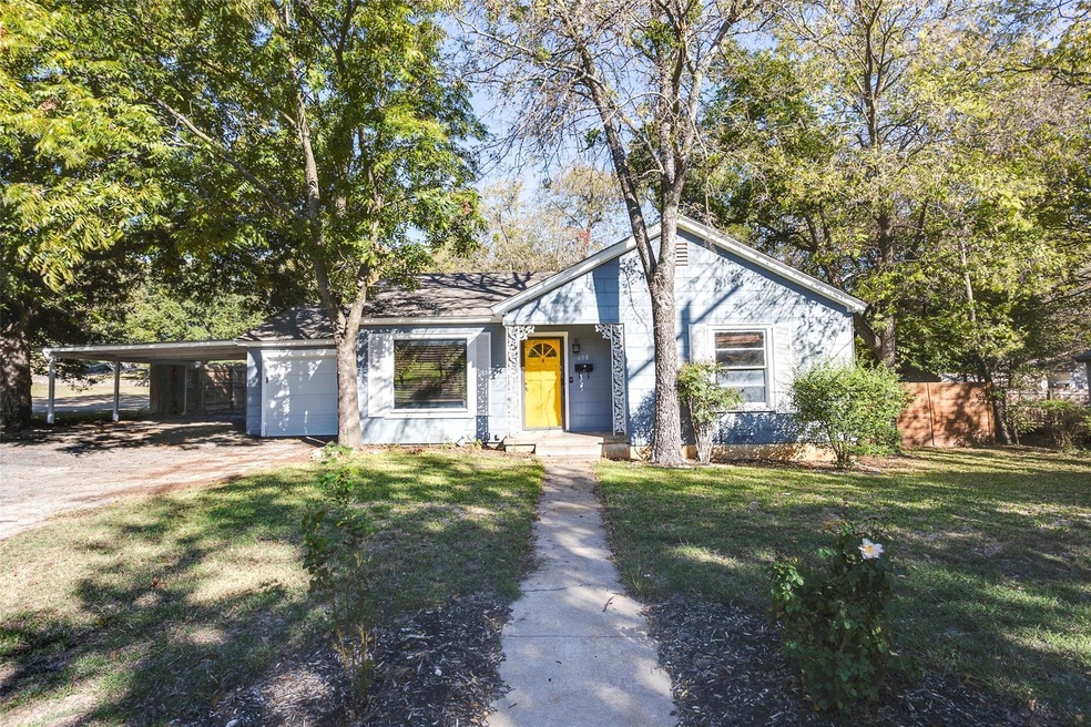 608 Norton St, Weatherford, TX 76086 - photo 1