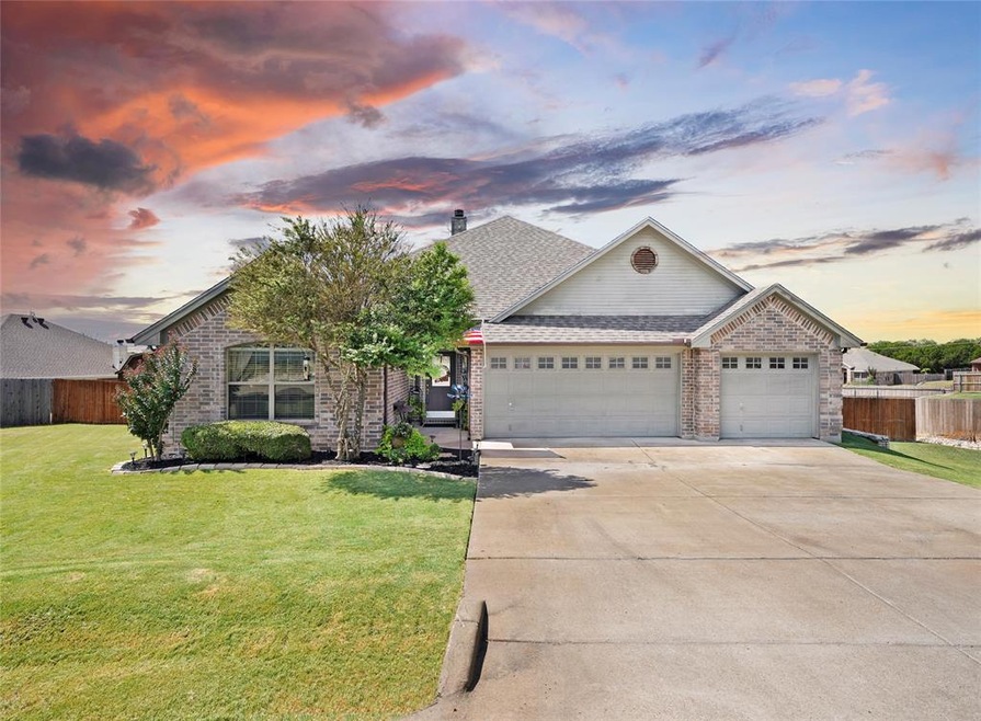 2701 Trek Ct, Granbury, TX 76049 - photo 1