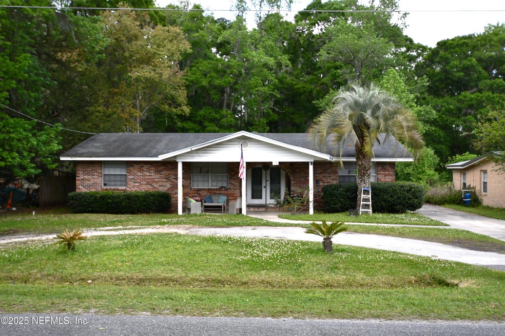 44135 Lee Dr