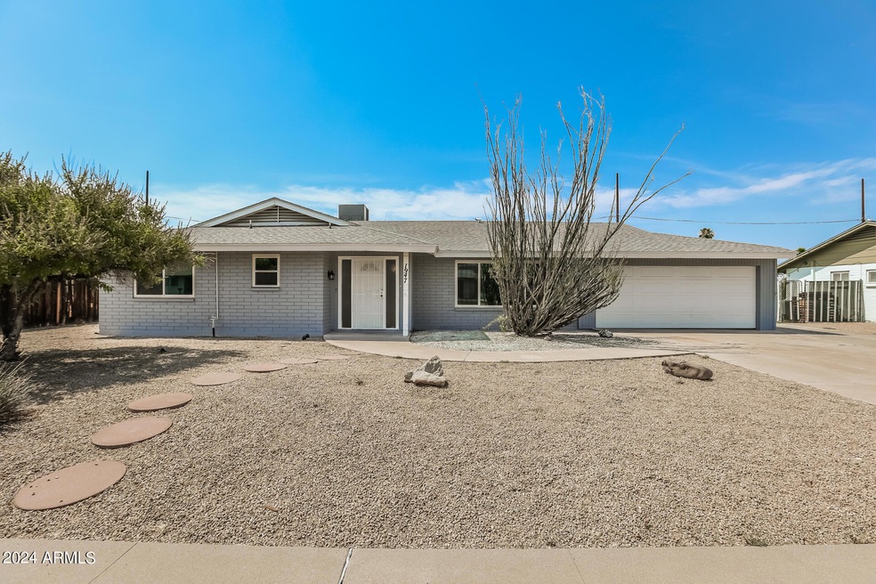 000-photo-front-view-13893364