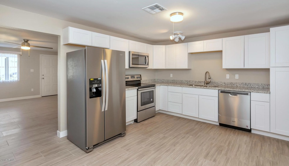 3527 E Thunderbird Rd-large-007-7-Kitche