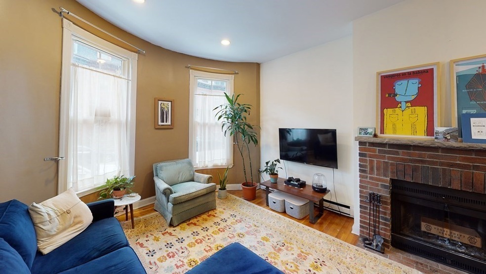 103 E Brookline St unit 3, Boston, MA 02118 - photo 1