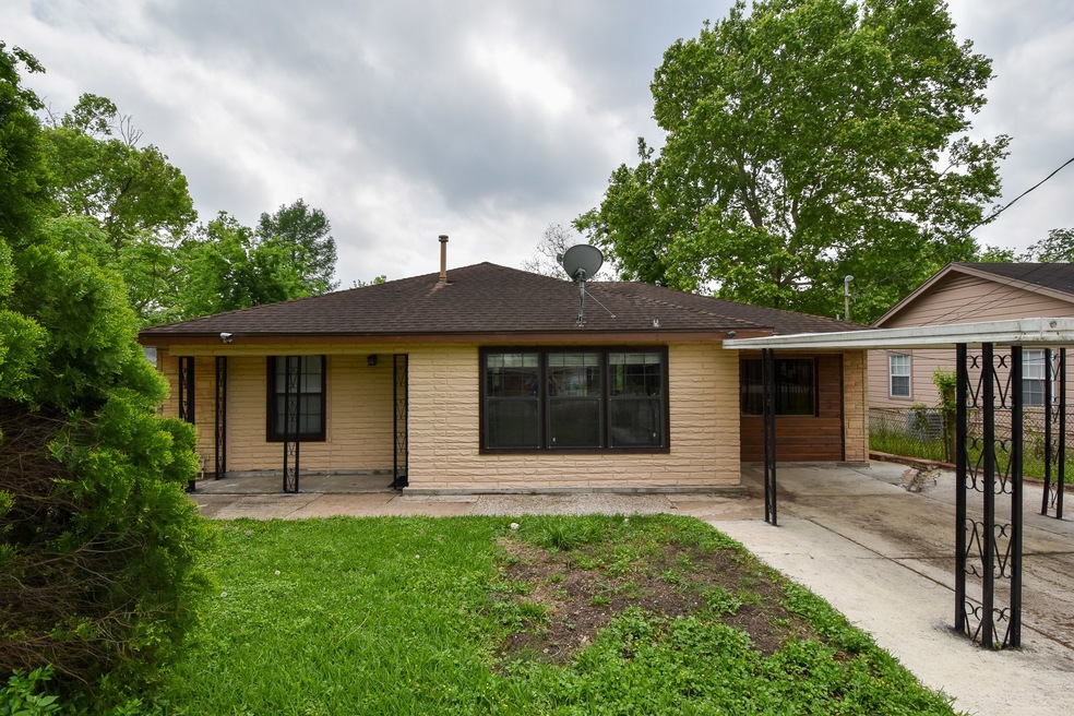 954 Oakstone St, Houston, TX 77015 - photo 1