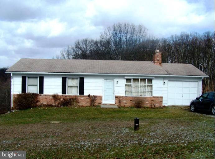 10988 Horseshoe Dr, Frederick, MD 21701 - photo 1