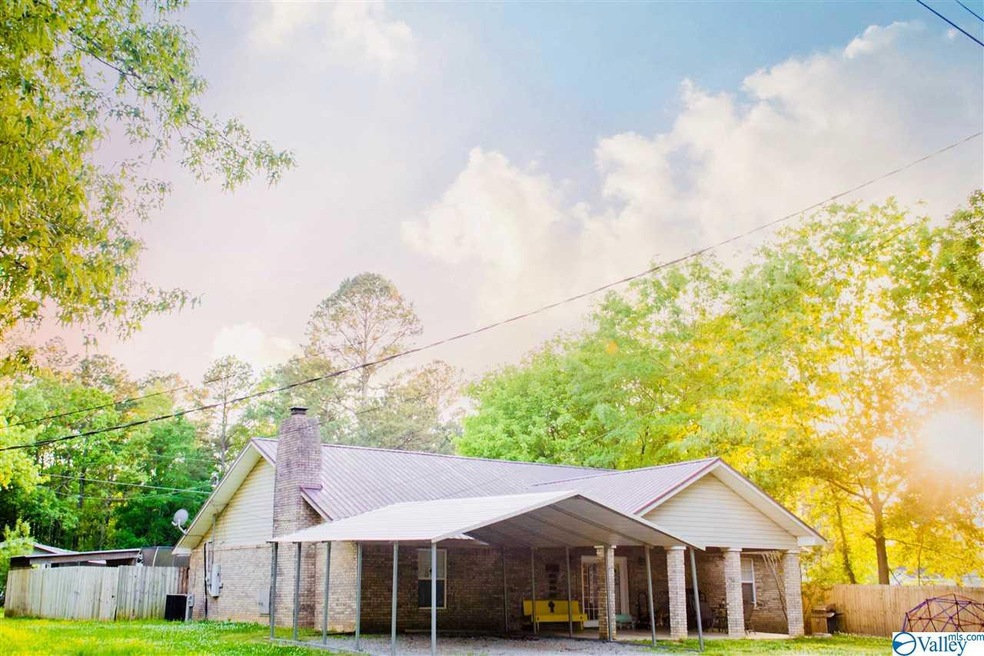 528 Diversey St, Rainbow City, AL 35906 - photo 1