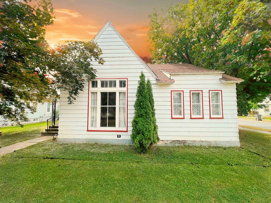 405 W Main Ave, Chewelah, WA 99109 - photo 1