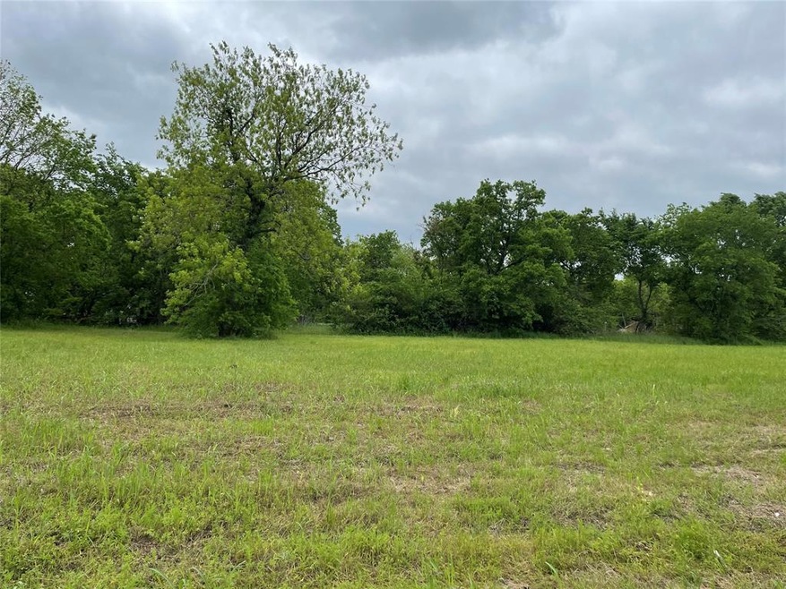 604 E 3rd St, Bonham, TX 75418 - photo 1