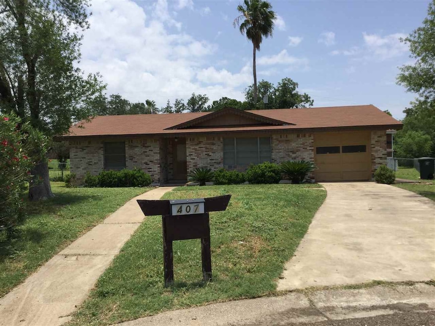 407 Amhurst Dr, Laredo, TX 78045 - photo 1